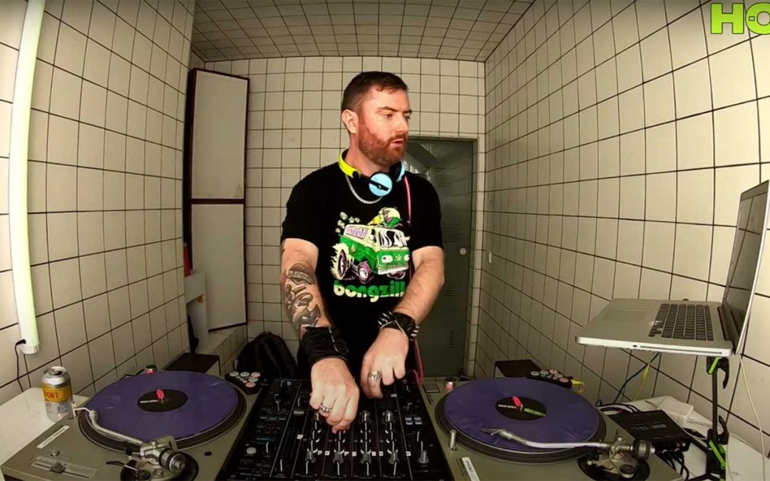 Dave Shades aka Butt Rogers / HÖR